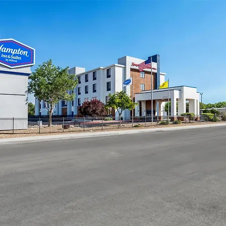 Hampton Inn & Suites Farmington-2